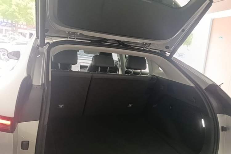 Used XPeng G6 2025 625 Long-Range Max Tech Edition Trunk