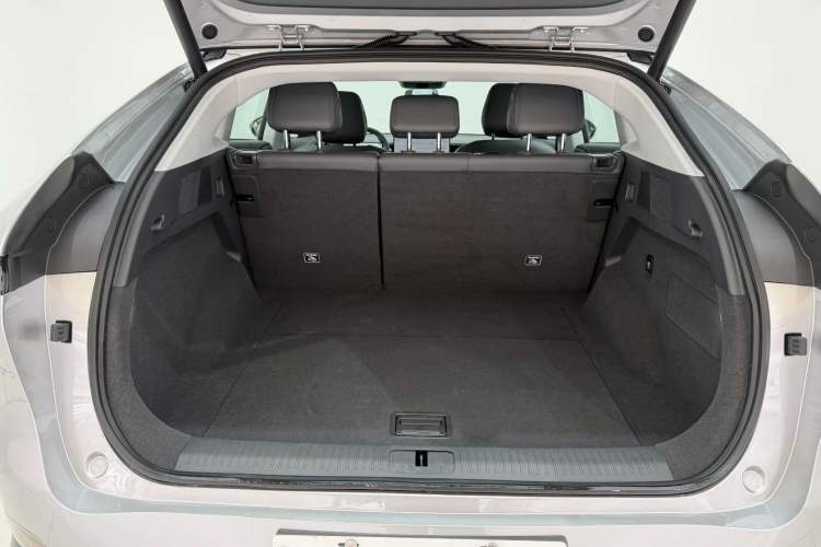 Used XPeng G6 2025 625 Long-Range Max Tech Edition Trunk