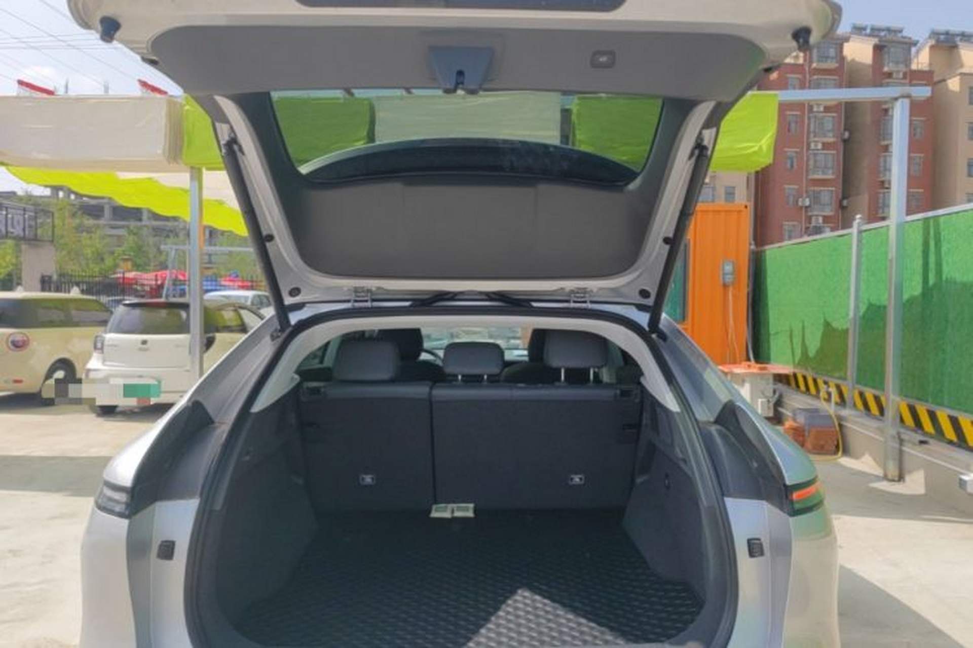 Used XPeng G6 2025 625 Long-Range Max Tech Edition Trunk