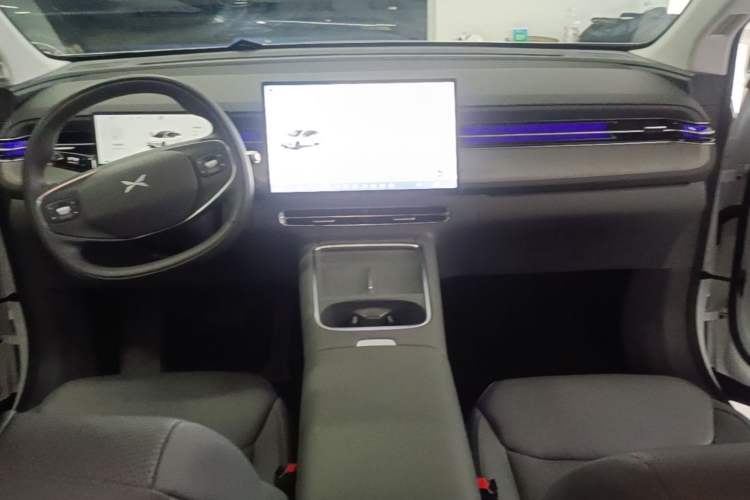 Used XPeng G6 2025 625 Long-Range Max Flagship Edition Center Console