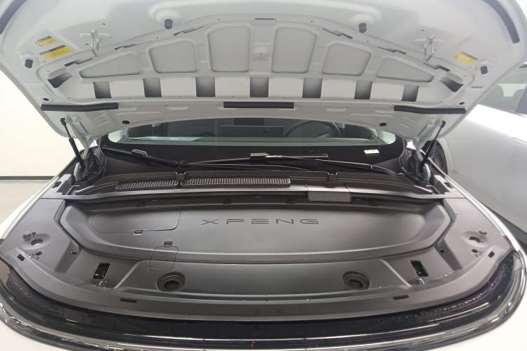 Used XPeng G6 2025 625 Long-Range Max Tech Edition Engine Bay