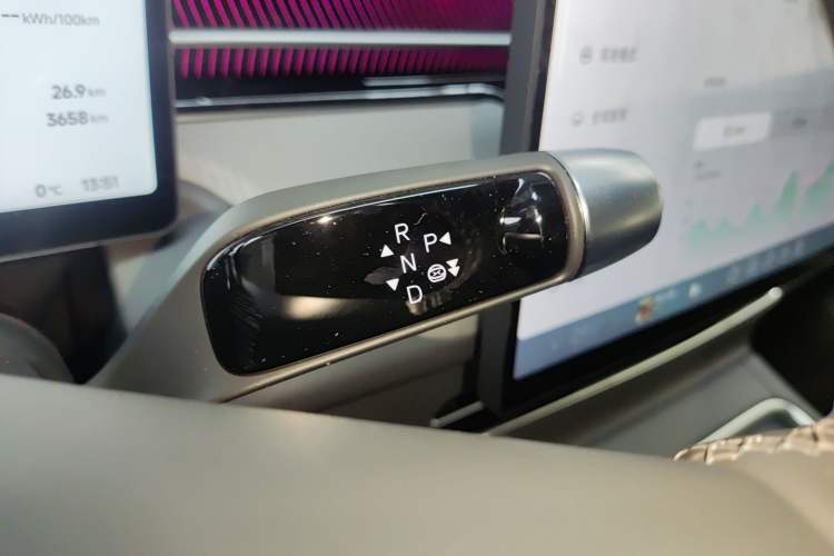 Used XPeng G6 2025 625 Long-Range Max Flagship Edition Gear Lever
