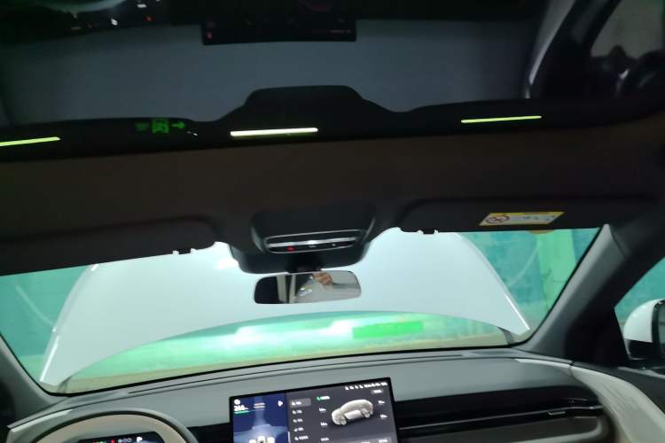 Used XPeng G6 2025 625 Long-Range Max Tech Edition Headliner