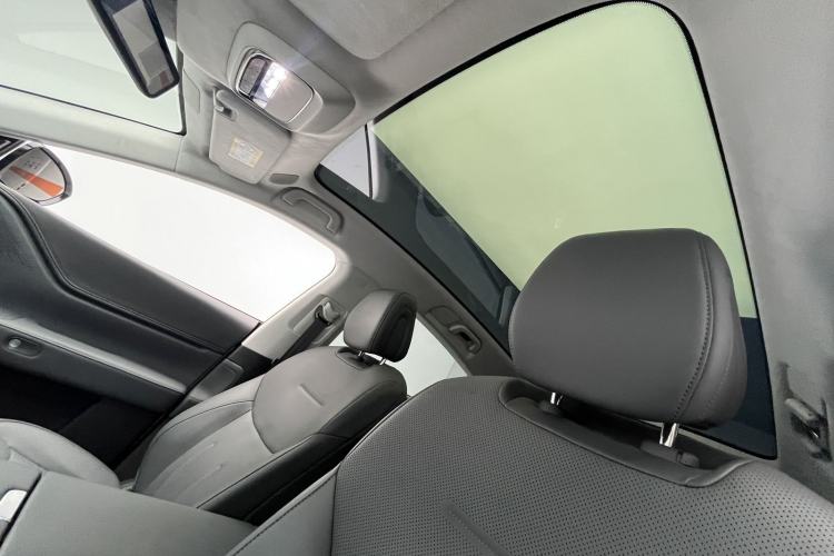Used XPeng G6 2025 625 Long-Range Max Flagship Edition Interior 6