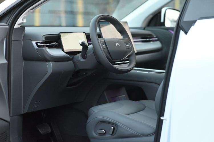 Used XPeng G6 2025 625 Long-Range Max Tech Edition Interior 7