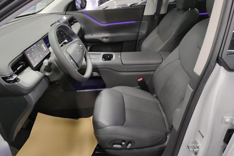 Used XPeng G6 2025 625 Long-Range Max Flagship Edition Left Front Seat