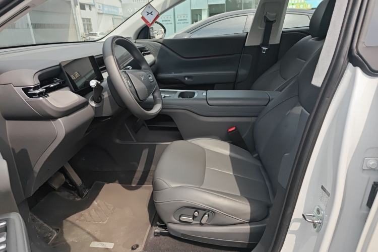 Used XPeng G6 2025 625 Long-Range Max Flagship Edition Left Front Seat
