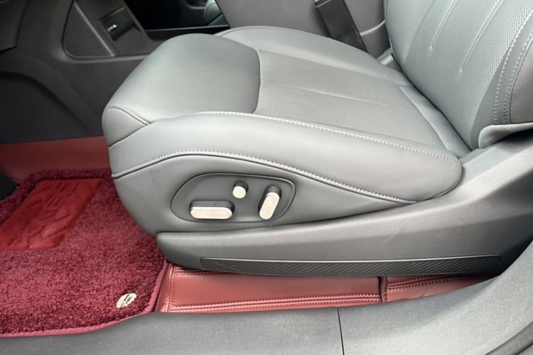 Used XPeng G6 2025 625 Long-Range Max Flagship Edition Left Front Seat