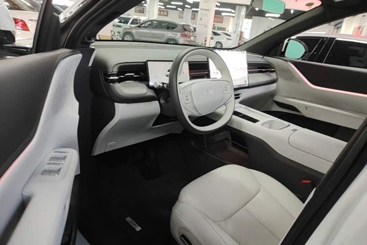 Used XPeng G6 2025 625 Long-Range Max Tech Edition Left Front Seat