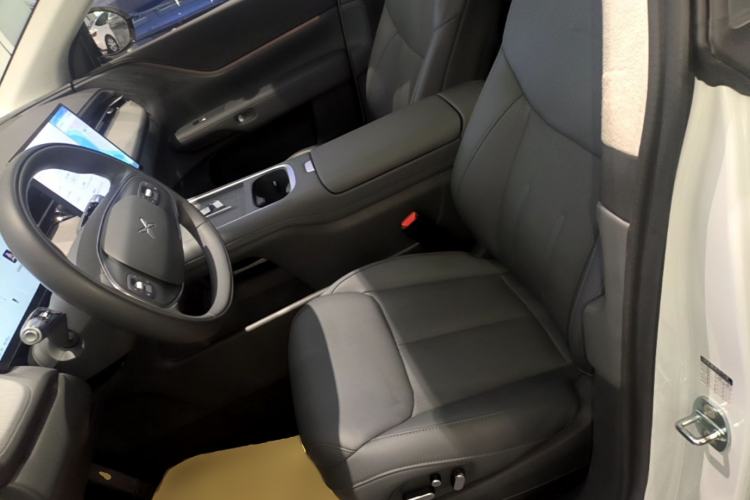 Used XPeng G6 2025 625 Long-Range Max Flagship Edition Left Front Seat
