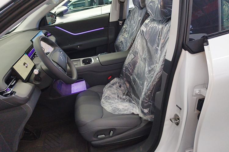 Used XPeng G6 2025 625 Long-Range Max Tech Edition Left Front Seat