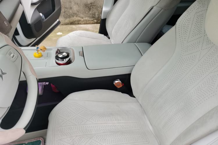 Used XPeng G6 2025 625 Long-Range Max Tech Edition Left Front Seat