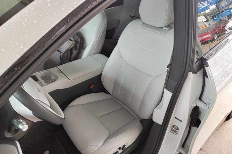 Used XPeng G6 2025 625 Long-Range Max Flagship Edition Left Front Seat