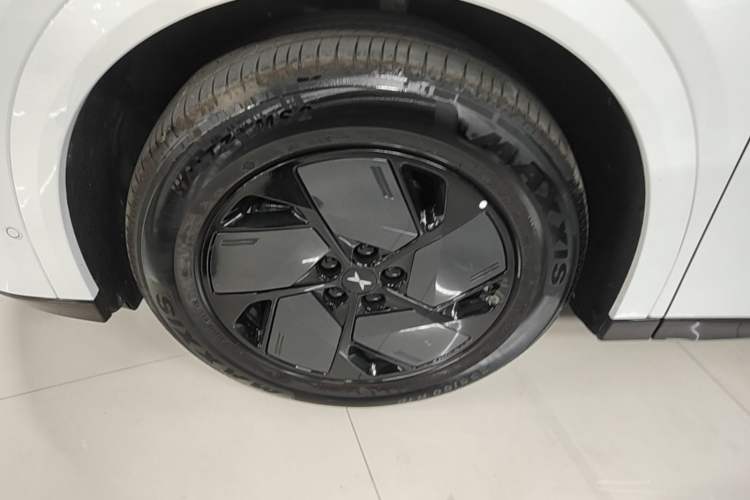 Used XPeng G6 2025 625 Long-Range Max Tech Edition Left Front Wheel Hub