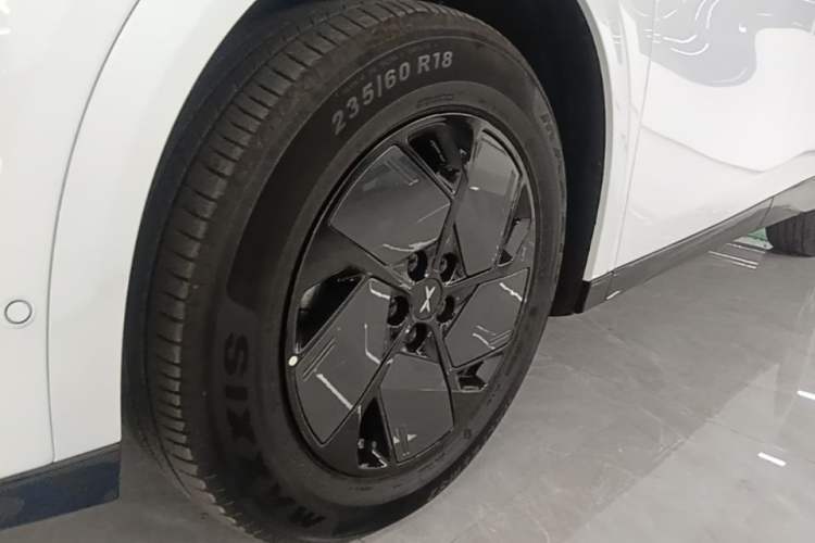 Used XPeng G6 2025 625 Long-Range Max Tech Edition Left Front Wheel Hub