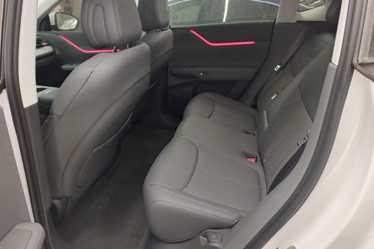 Used XPeng G6 2025 625 Long-Range Max Tech Edition Left Rear Seat