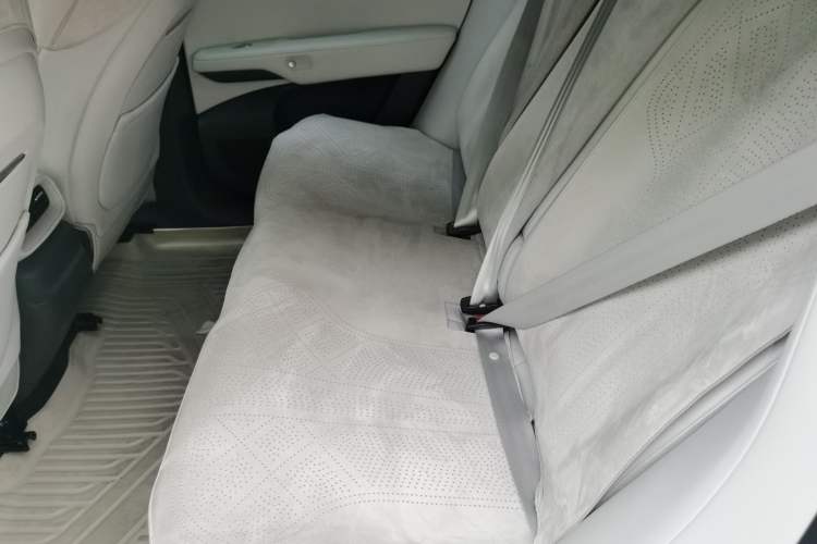 Used XPeng G6 2025 625 Long-Range Max Tech Edition Left Rear Seat