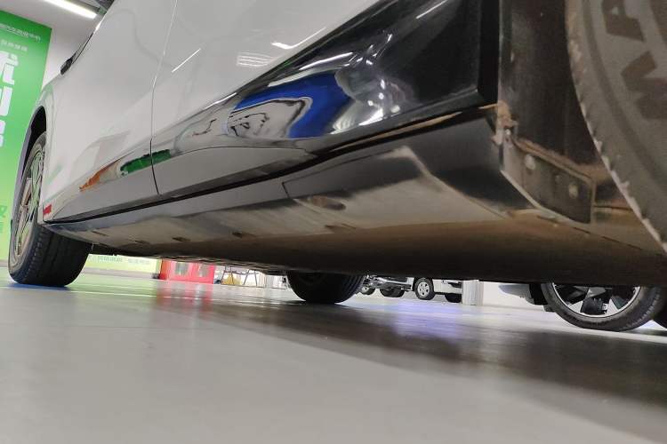 Used XPeng G6 2025 625 Long-Range Max Flagship Edition Left Side Sill