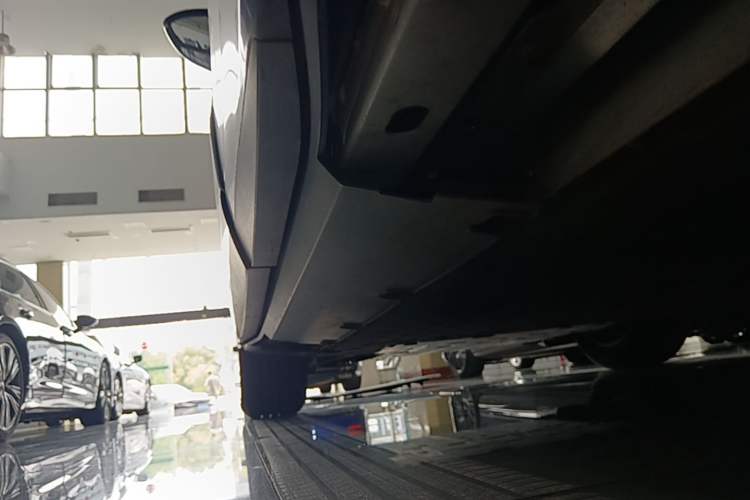 Used XPeng G6 2025 625 Long-Range Max Flagship Edition Left Side Sill