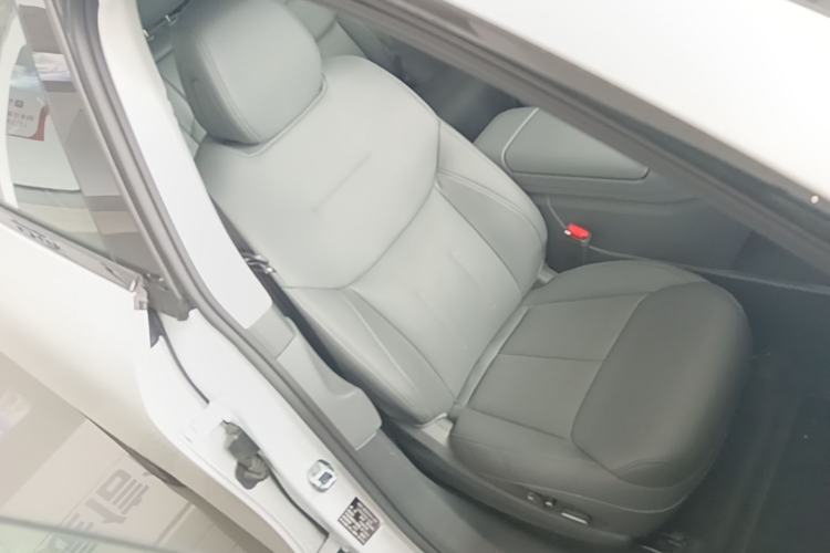Used XPeng G6 2025 625 Long-Range Max Flagship Edition Right Front Seat