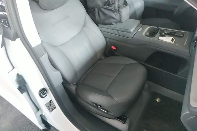 Used XPeng G6 2025 625 Long-Range Max Flagship Edition Right Front Seat
