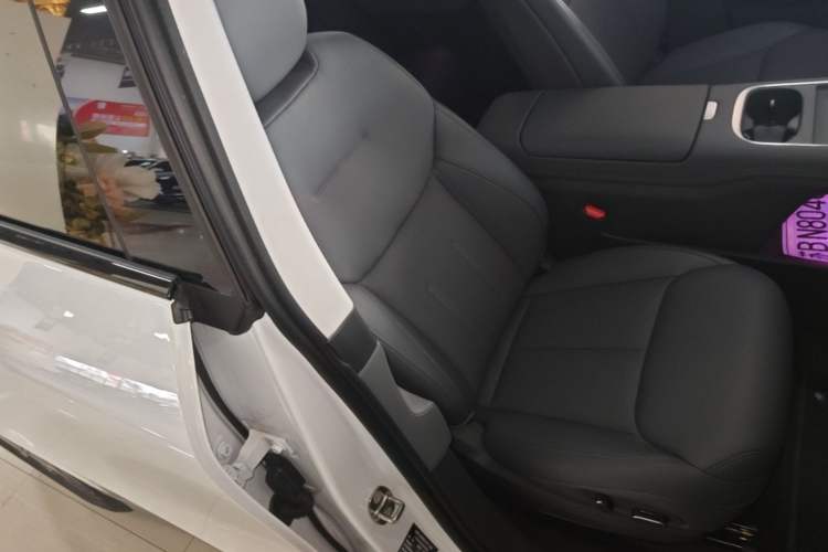 Used XPeng G6 2025 625 Long-Range Max Tech Edition Right Front Seat