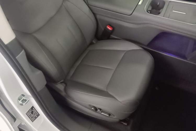 Used XPeng G6 2025 625 Long-Range Max Flagship Edition Right Front Seat