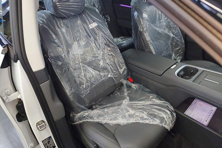 Used XPeng G6 2025 625 Long-Range Max Tech Edition Right Front Seat
