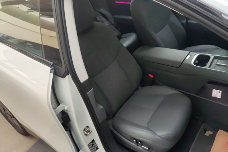 Used XPeng G6 2025 625 Long-Range Max Flagship Edition Right Front Seat