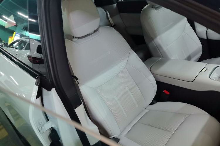 Used XPeng G6 2025 625 Long-Range Max Tech Edition Right Front Seat