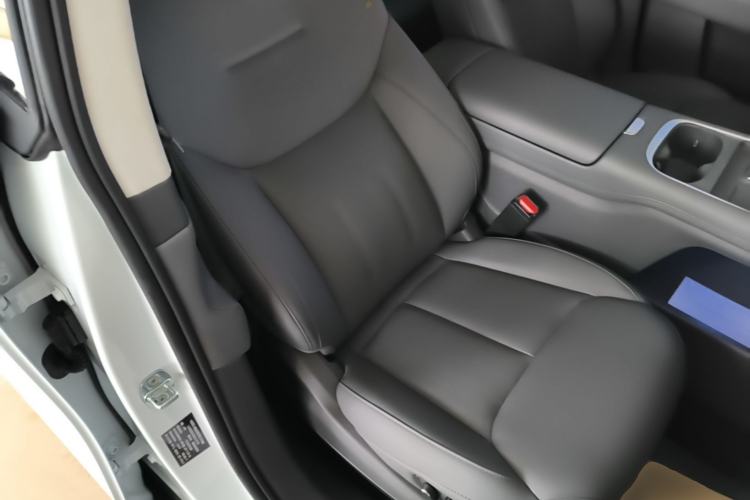 Used XPeng G6 2025 625 Long-Range Max Flagship Edition Right Front Seat