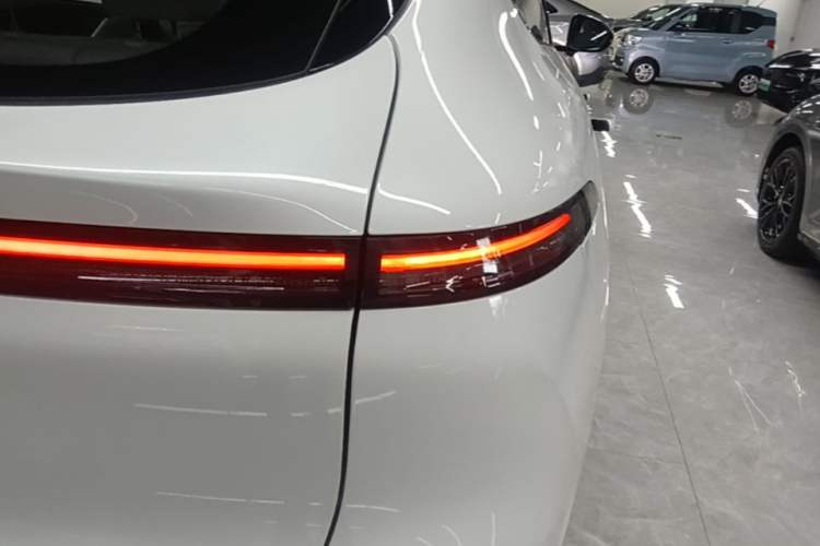 Used XPeng G6 2025 625 Long-Range Max Tech Edition Right Rear Taillight