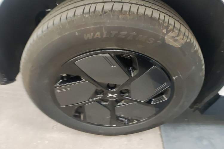 Used XPeng G6 2025 625 Long-Range Max Flagship Edition Right Rear Wheel Hub