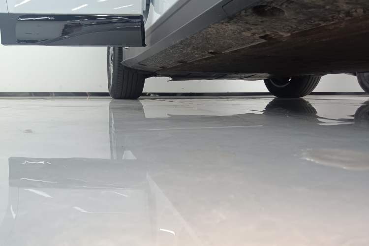 Used XPeng G6 2025 625 Long-Range Max Tech Edition Right Side Sill