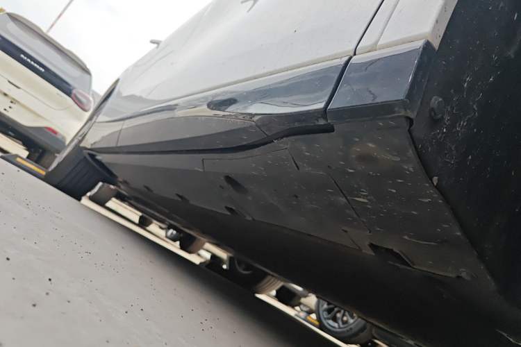 Used XPeng G6 2025 625 Long-Range Max Flagship Edition Right Side Sill