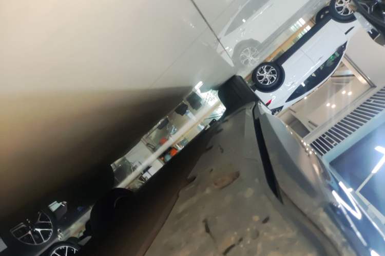 Used XPeng G6 2025 625 Long-Range Max Flagship Edition Right Side Sill