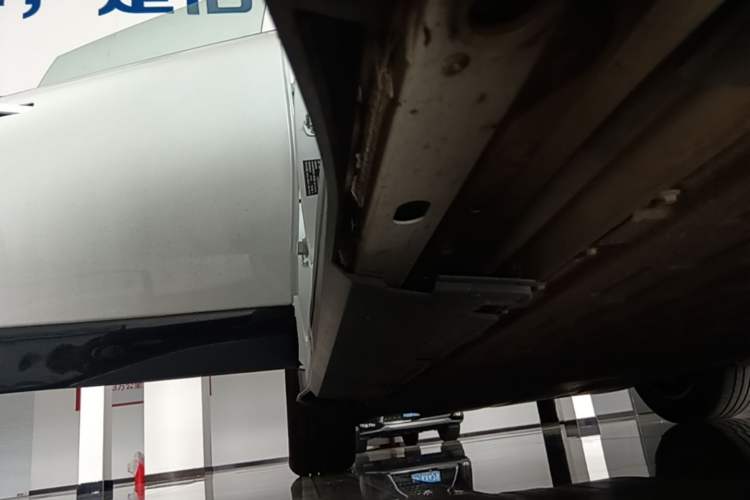 Used XPeng G6 2025 625 Long-Range Max Flagship Edition Right Side Sill