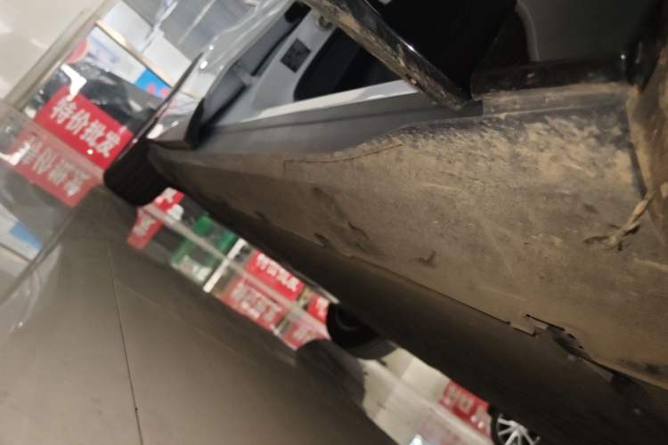 Used XPeng G6 2025 625 Long-Range Max Tech Edition Right Side Sill