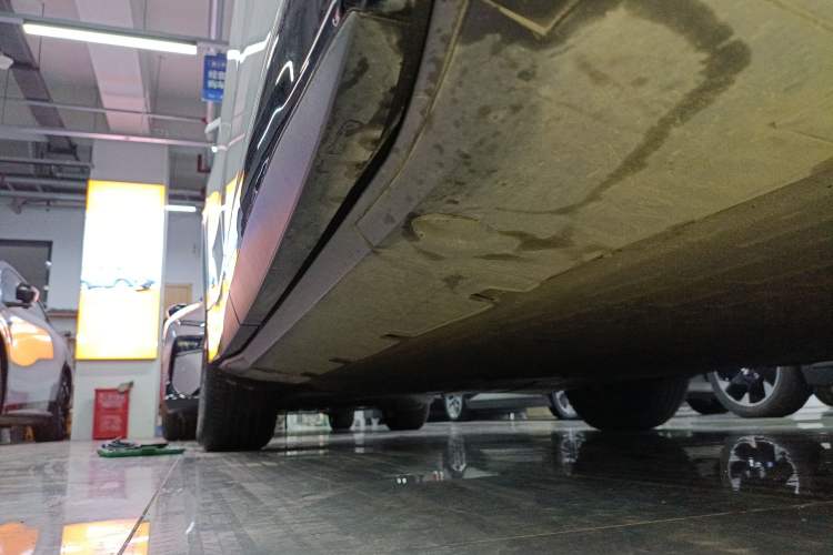 Used XPeng G6 2025 625 Long-Range Max Flagship Edition Right Side Sill