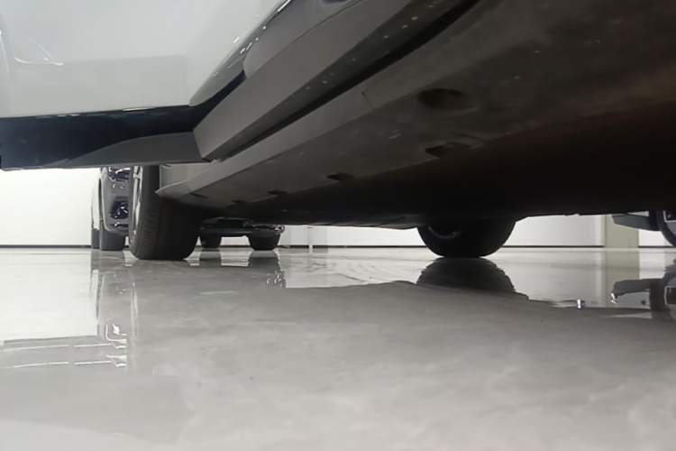 Used XPeng G6 2025 625 Long-Range Max Tech Edition Right Side Sill
