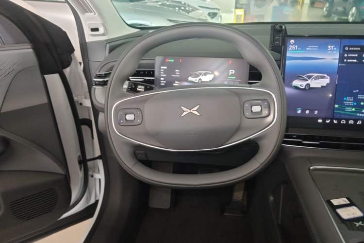 Used XPeng G6 2025 625 Long-Range Max Flagship Edition Steering Wheel