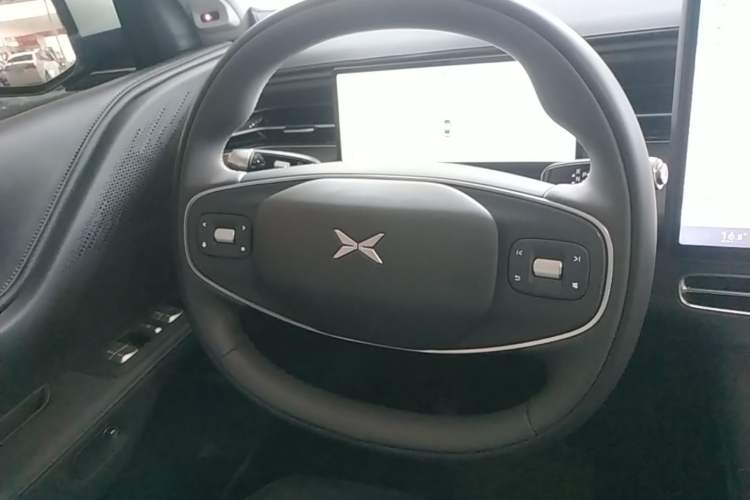 Used XPeng G6 2025 625 Long-Range Max Flagship Edition Steering Wheel