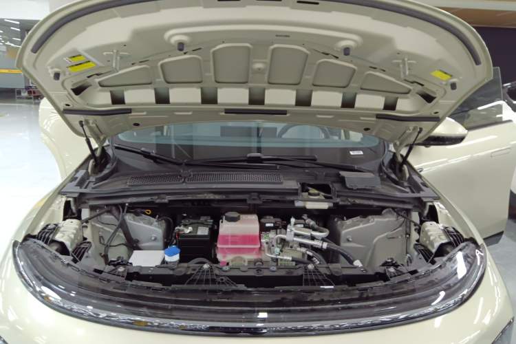 Used XPeng G6 2025 625 Long-Range Max Flagship Edition Engine Bay