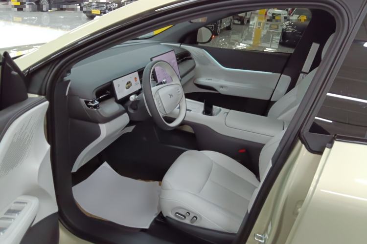Used XPeng G6 2025 625 Long-Range Max Flagship Edition Left Front Seat
