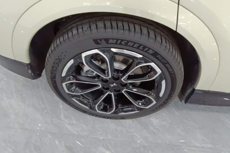 Used XPeng G6 2025 625 Long-Range Max Flagship Edition Right Rear Wheel Hub