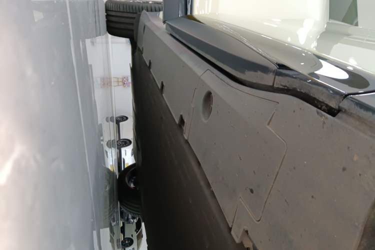Used XPeng G6 2025 625 Long-Range Max Flagship Edition Right Side Sill