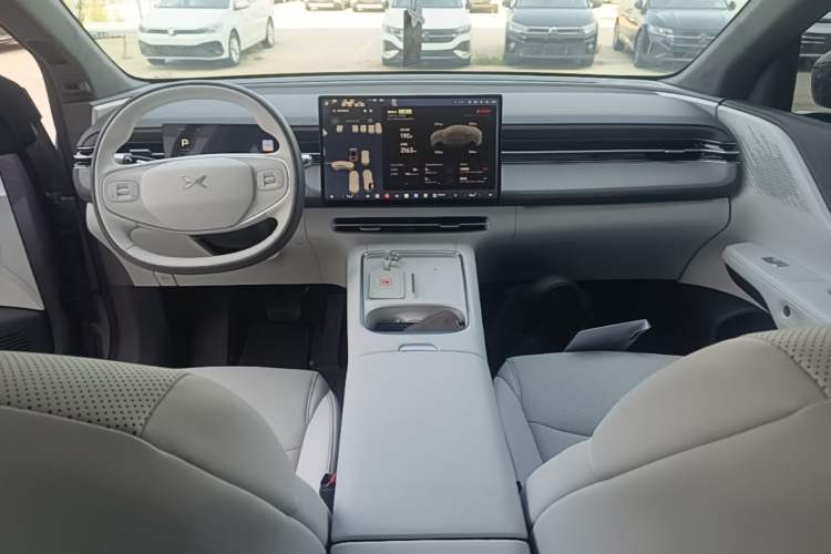 Used XPeng G6 2026 Model, 625 Max Flagship Edition Center Console