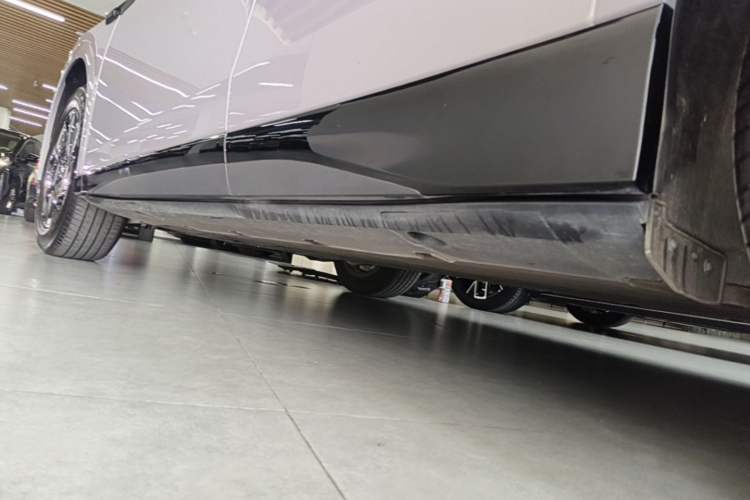Used XPeng G6 2026 Model, 625 Max Flagship Edition Left Side Sill