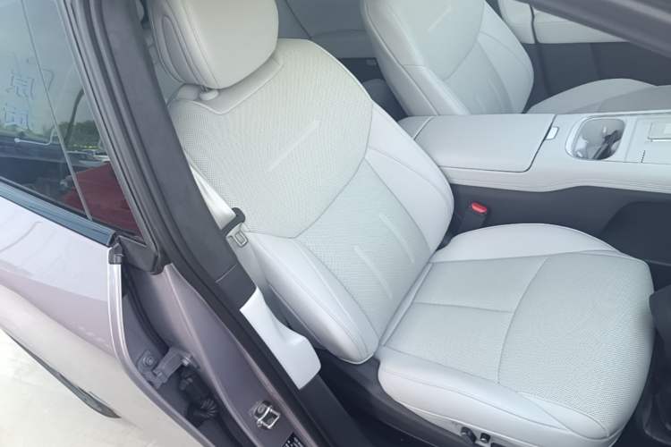 Used XPeng G6 2026 Model, 625 Max Flagship Edition Right Front Seat