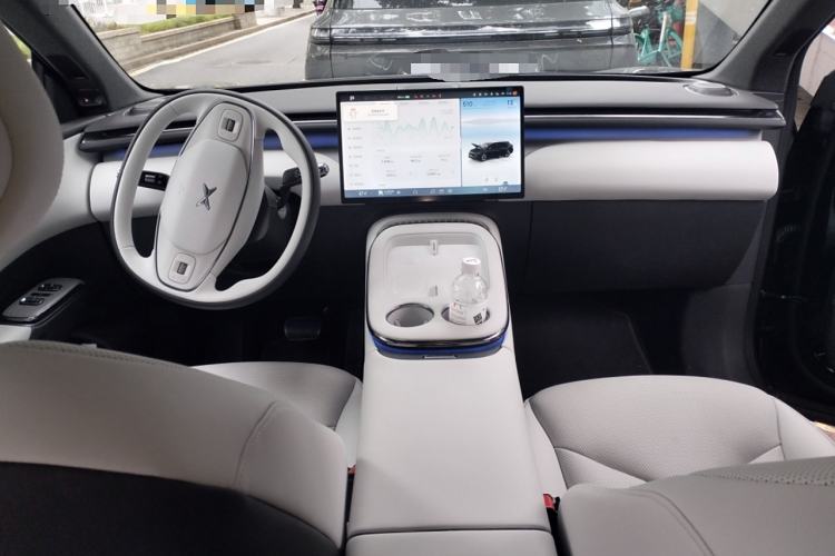 Used XPeng G7 2025 Model—602 Long Range Max Center Console